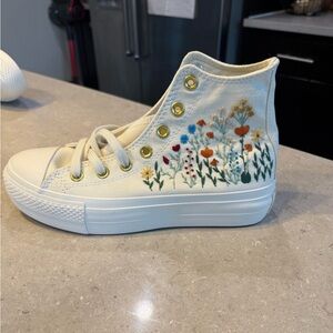 Floral Embroidered Converse - Women’s 8